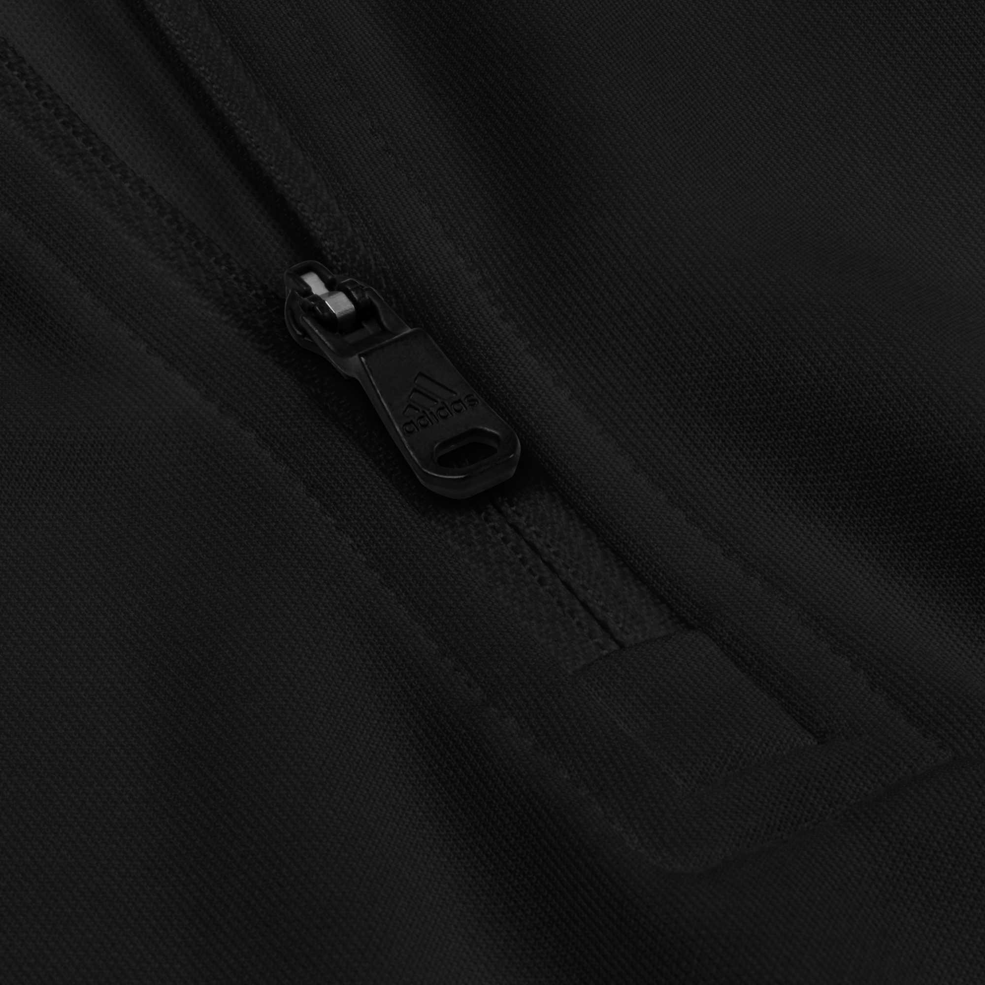 adidas® x tsgabrielle® • För Honom • Quarter Zip Tröja • Mörka Färger - View 8